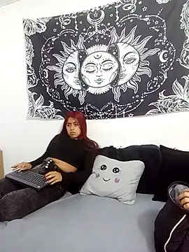 Snapshot of abby_n_emily chatting on 11/26/25, 12:17 abby n emily online show from 11/26/25, 12:17