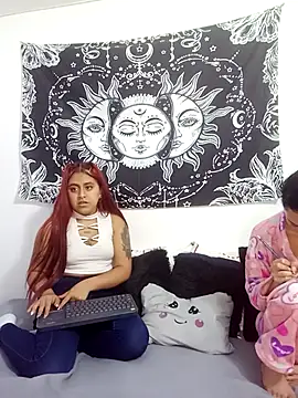 Snapshot of abby_n_emily chatting on 12/02/25, 12:21 abby n emily online show from 12/02/25, 12:21