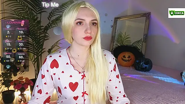 cute cake online show from 10/28/25, 12:41