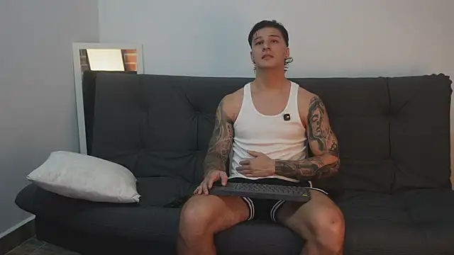 Snapshot of Dominick_walker chatting on 11/01/25, 08:11 Dominick walker online show from 11/01/25, 08:11