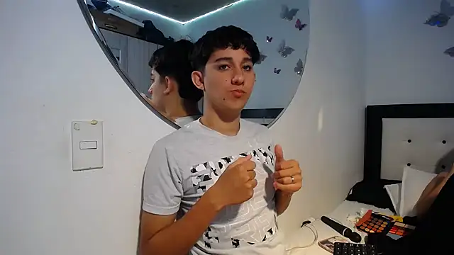 Snapshot of Dravith_Valery chatting on 11/08/25, 09:42 Dravith Valery online show from 11/08/25, 09:42