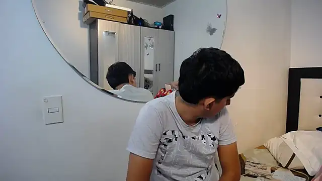 Snapshot of Dravith_Valery chatting on 11/18/25, 03:12 Dravith Valery online show from 11/18/25, 03:12