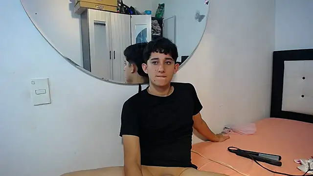 Snapshot of Dravith_Valery chatting on 11/22/25, 06:56 Dravith Valery online show from 11/22/25, 06:56