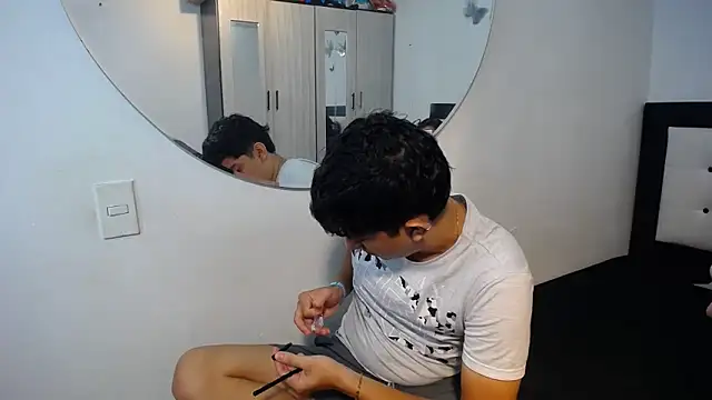 Snapshot of Dravith_Valery chatting on 11/26/25, 05:19 Dravith Valery online show from 11/26/25, 05:19