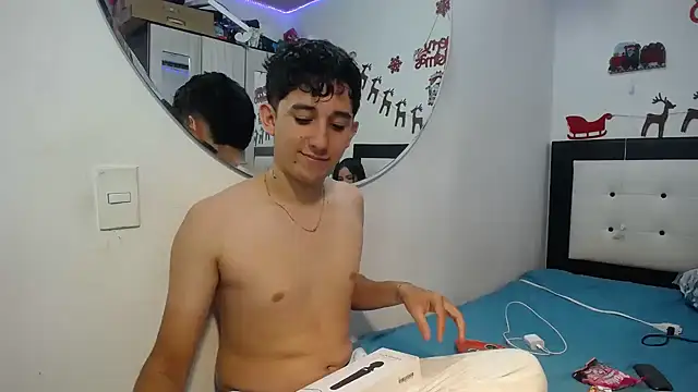 Snapshot of Dravith_Valery chatting on 12/14/25, 02:06 Dravith Valery online show from 12/14/25, 02:06