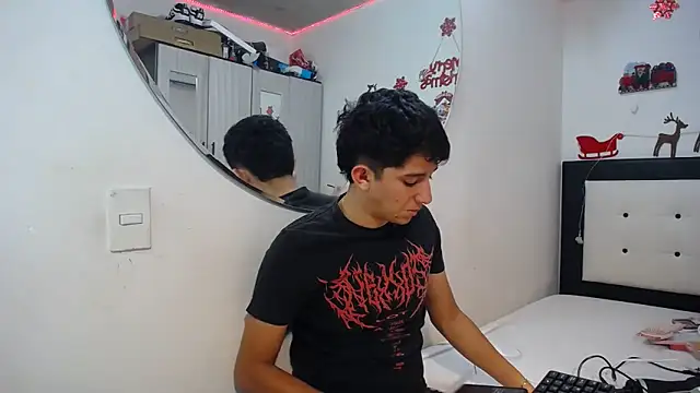 Snapshot of Dravith_Valery chatting on 12/16/25, 04:28 Dravith Valery online show from 12/16/25, 04:28