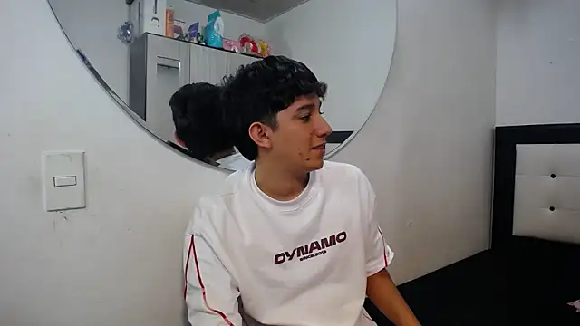 Snapshot of Dravith_Valery chatting on 02/07/26, 11:52 Dravith Valery online show from 02/07/26, 11:52