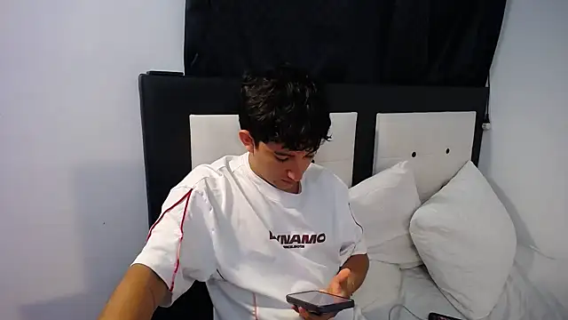 Snapshot of Dravith_Valery chatting on 02/16/26, 03:57 Dravith Valery online show from 02/16/26, 03:57