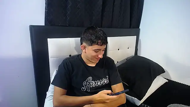 Snapshot of Dravith_Valery chatting on 02/19/26, 05:36 Dravith Valery online show from 02/19/26, 05:36