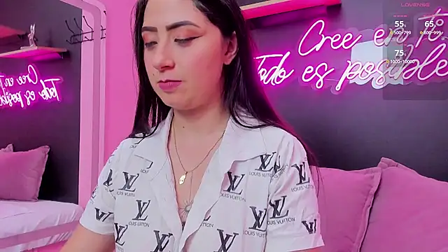 JuliethCruz  online show from 10/23/25, 05:55