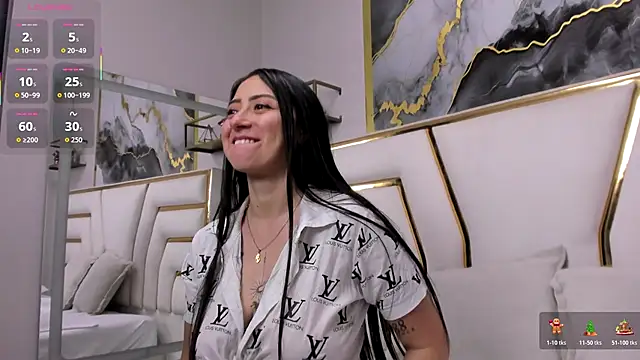 JuliethCruz  online show from 10/25/25, 05:40