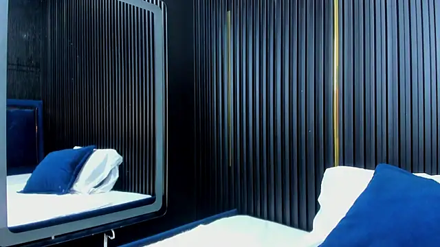 JuliethCruz  online show from 11/13/25, 05:01