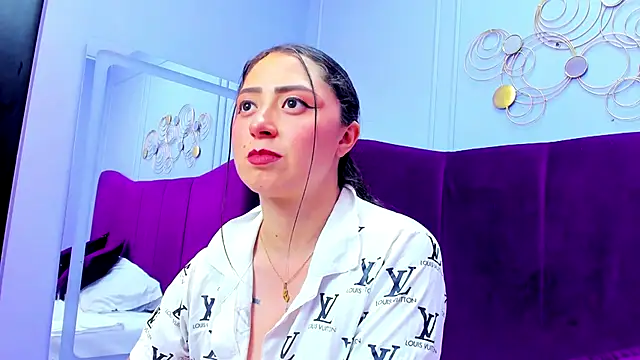 JuliethCruz  online show from 11/15/25, 05:31