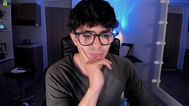 Mikeyvioleta  online show from 02/17/26, 08:22