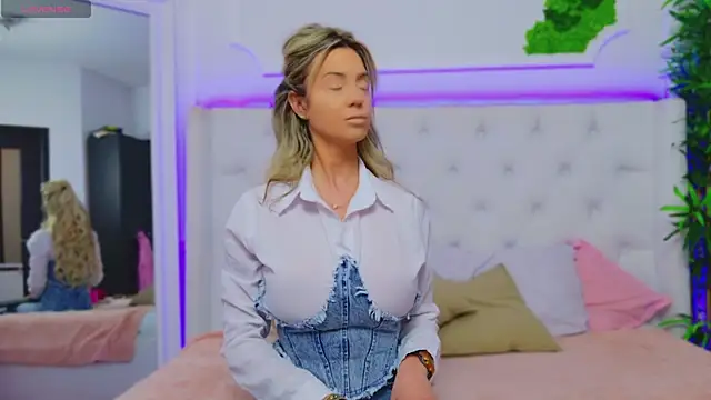 Snapshot of AriannaSins chatting on 01/16/25, 01:47 AriannaSins online show from 01/16/25, 01:47