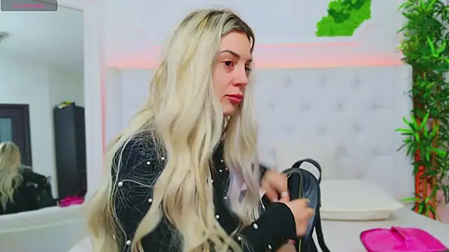 Snapshot of AriannaSins chatting on 01/24/25, 01:25 AriannaSins online show from 01/24/25, 01:25