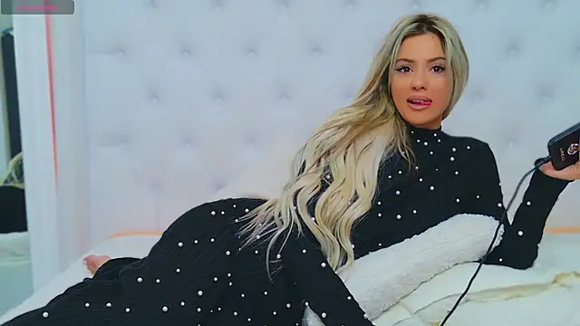 Snapshot of AriannaSins chatting on 01/24/25, 04:28 AriannaSins online show from 01/24/25, 04:28