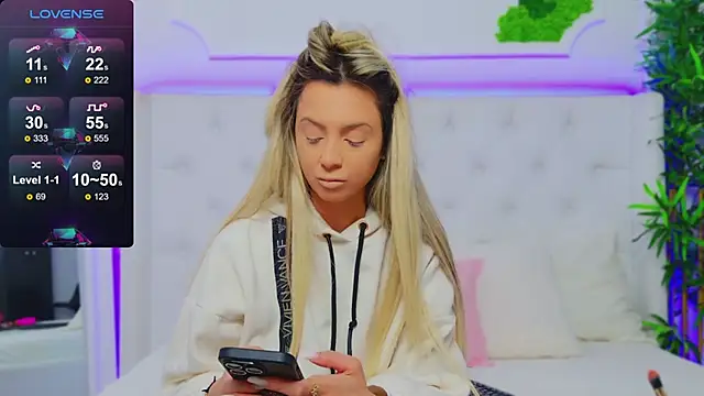 Snapshot of AriannaSins chatting on 02/03/25, 01:30 AriannaSins online show from 02/03/25, 01:30