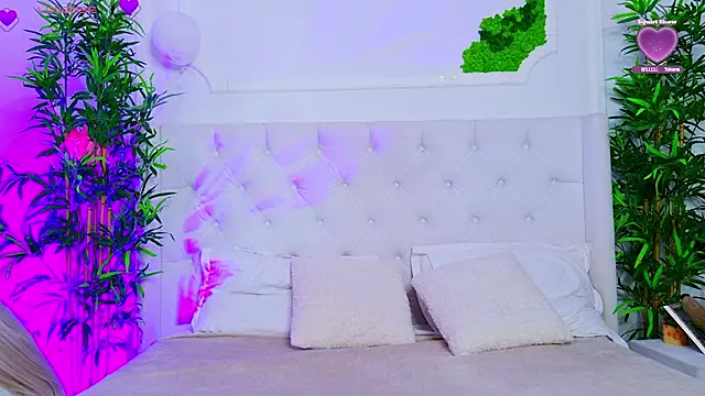 Snapshot of AriannaSins chatting on 10/17/25, 12:19 AriannaSins online show from 10/17/25, 12:19