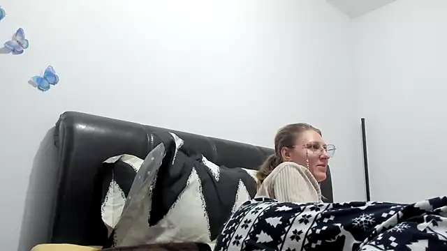 SandyCassie online show from 04/18/26, 07:51