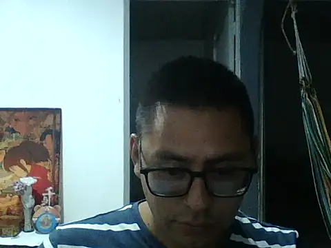 Snapshot of DariusNoir chatting on 10/17/25, 01:42 DariusNoir online show from 10/17/25, 01:42