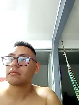 Snapshot of DariusNoir chatting on 10/20/25, 01:17 DariusNoir online show from 10/20/25, 01:17