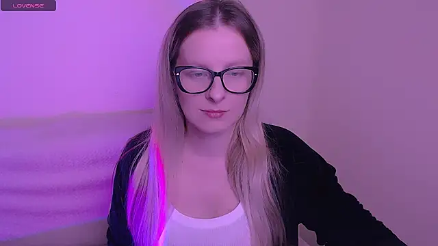 AllaLeomz online show from 11/06/25, 08:04