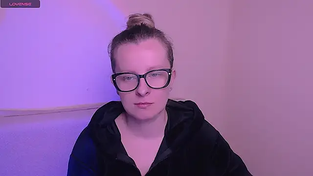 AllaLeomz online show from 11/12/25, 07:53