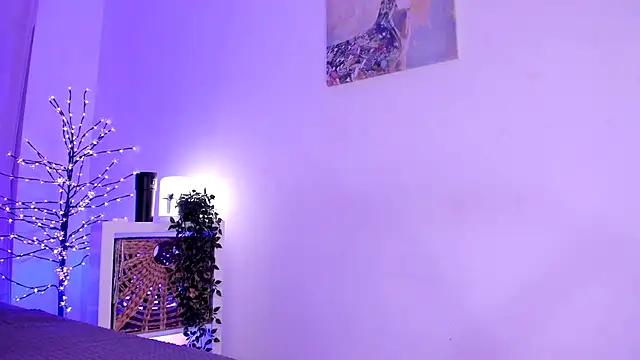 Divine Madeleine online show from 03/08/26, 07:23