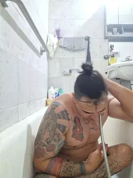 Snapshot of Rueditasss chatting on 04/08/26, 01:27 Rueditasss online show from 04/08/26, 01:27