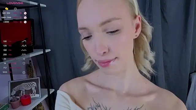 Grace Glend online show from 11/20/25, 03:45