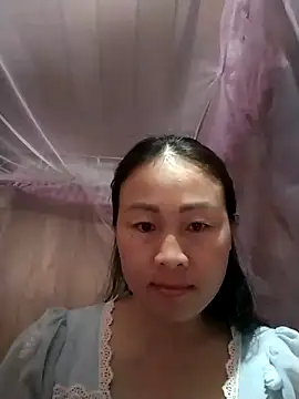 Snapshot of Spring-mky chatting on 10/21/25, 01:45 Spring-mky online show from 10/21/25, 01:45