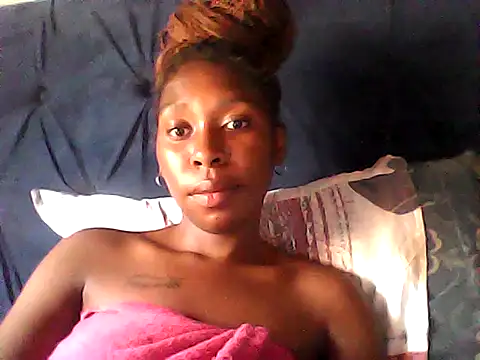 sexysmalldaily04 online show from 10/24/25, 11:39