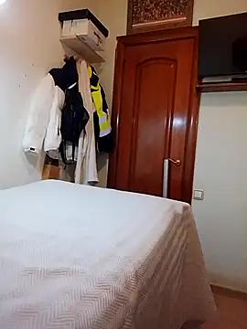 juliatoo online show from 04/29/26, 10:05