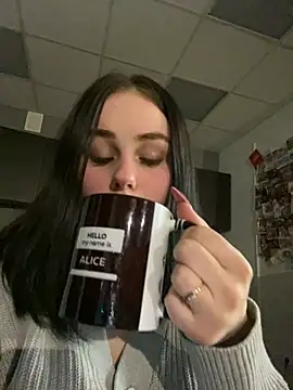 AliceLune online show from 02/01/26, 12:04