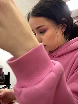 AliceLune online show from 02/08/26, 05:49