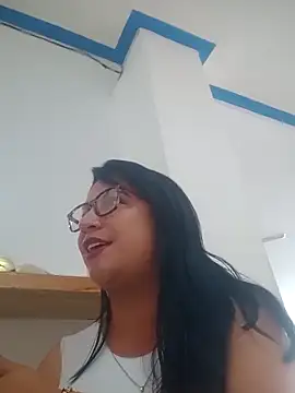 Ailinemart online show from 10/17/25, 03:25