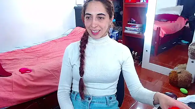 Snapshot of MariamGray1 chatting on 07/22/26, 12:13 MariamGray1 online show from 07/22/26, 12:13