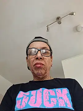 Snapshot of Jesbi25 chatting on 04/04/26, 11:18 Jesbi25 online show from 04/04/26, 11:18