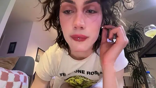 kira yoshika9e online show from 04/19/26, 06:10