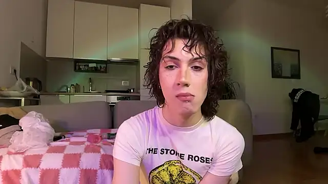 kira yoshika9e online show from 04/22/26, 07:48