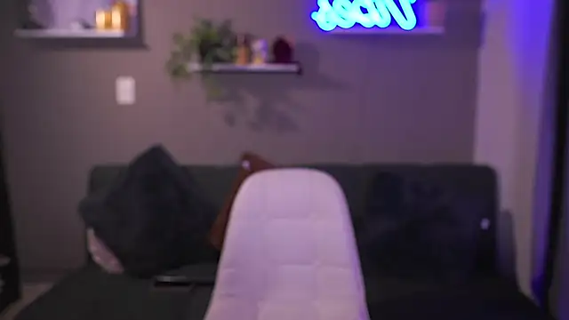 adahara miller17 online show from 10/16/25, 12:17