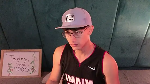 Aaron Eze online show from 03/08/26, 12:09