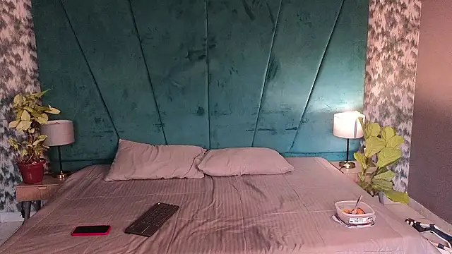 Aaron Eze online show from 03/09/26, 01:04