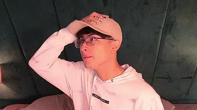 Aaron Eze online show from 03/17/26, 12:41