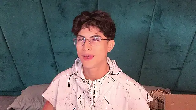 Aaron Eze online show from 03/18/26, 03:15