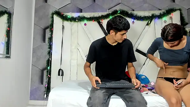 NicollAndJulian online show from 11/28/25, 01:14