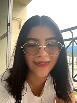 Julietalcl online show from 10/24/25, 09:11