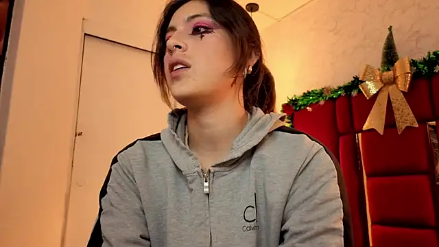 moon winy online show from 12/21/25, 11:45