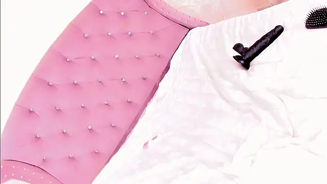 Snapshot of naughty_sweet_girls_sexts chatting on 11/01/25, 05:59 naughty sweet girls sexts online show from 11/01/25, 05:59